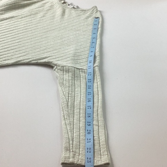 Green Envelope Women’s Size Medium Long Sleeve T-shirt. - Picture 9 of 10